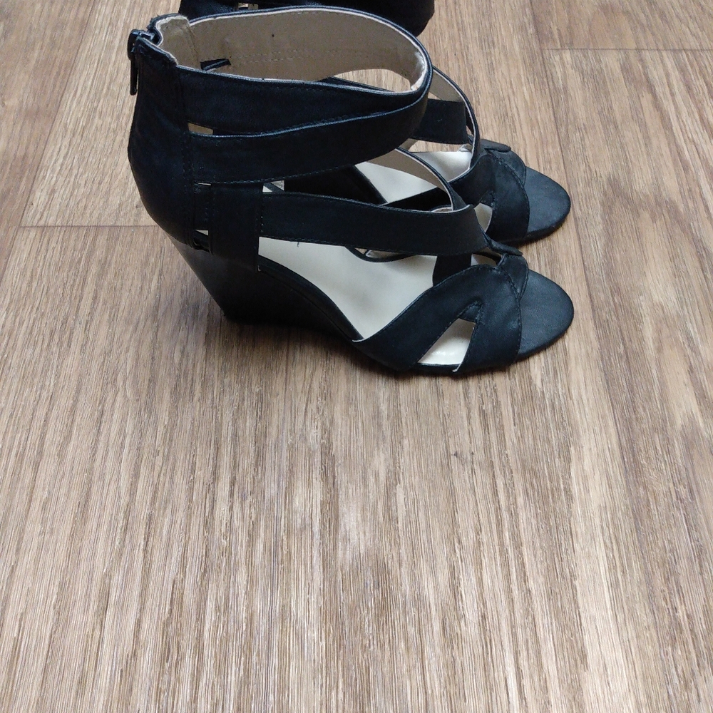 Shoes - Picture 6 of 6
